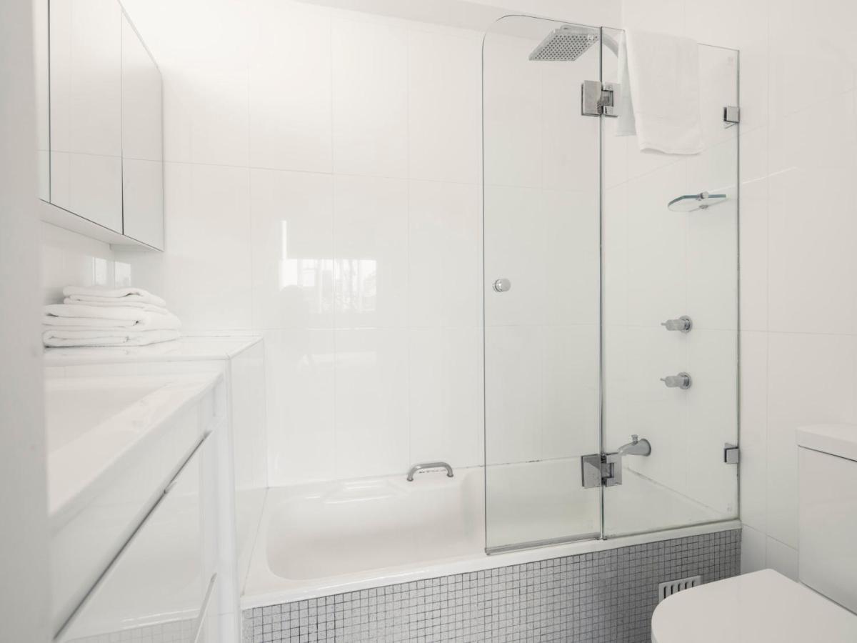 1Br Studio Near The Beach With Rooftop Pool Sydney Bagian luar foto